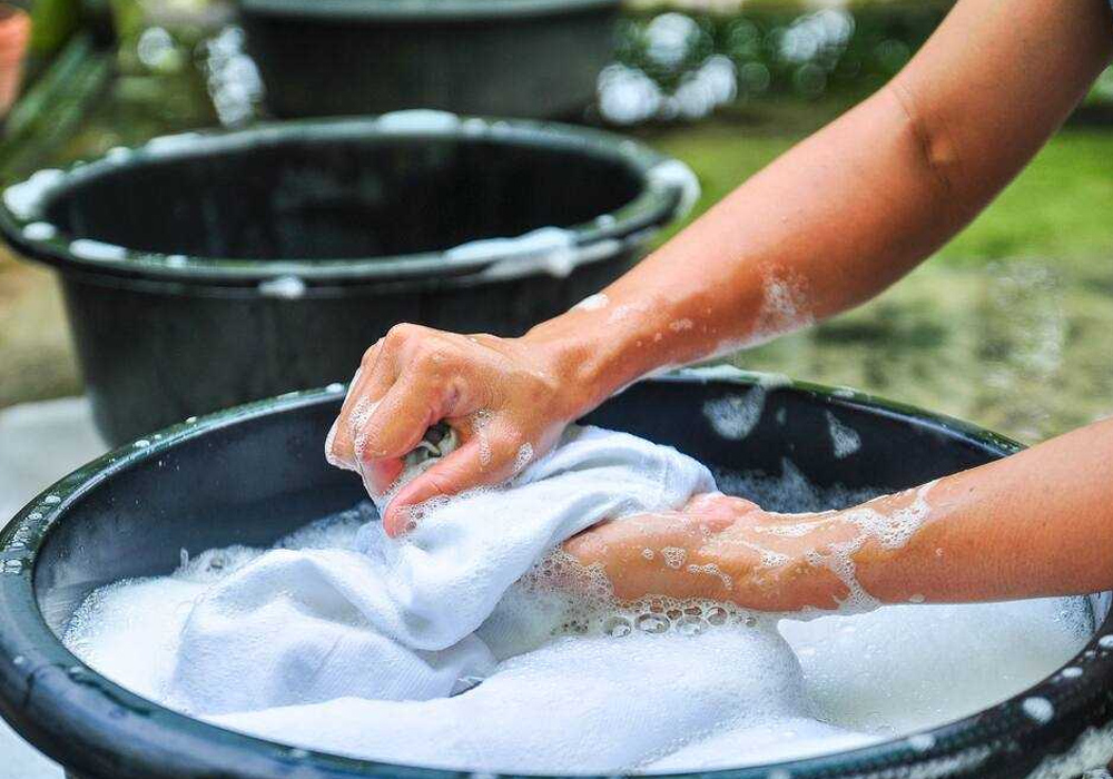 Essential Blanket Washing Tips For Dealing With The Rainy Season