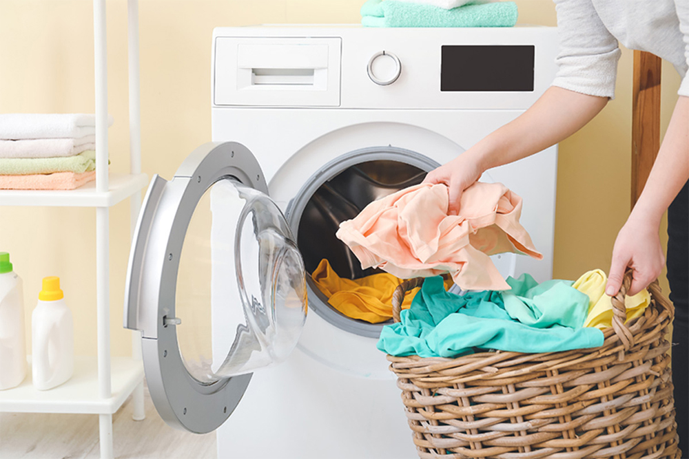 Methods of Detergent Residue Removal from Fabrics